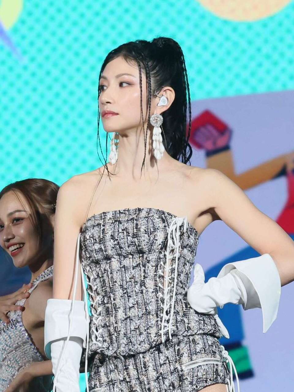 李千那